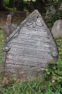 Lomnice-židovský-hřbitov2012u